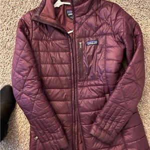 Patagonia radalie parka extra small. Like new- burgundy